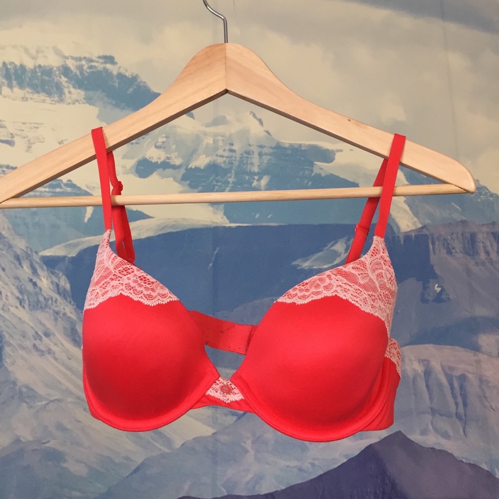 Victoria’s Secret bra, 34C, coral with lace